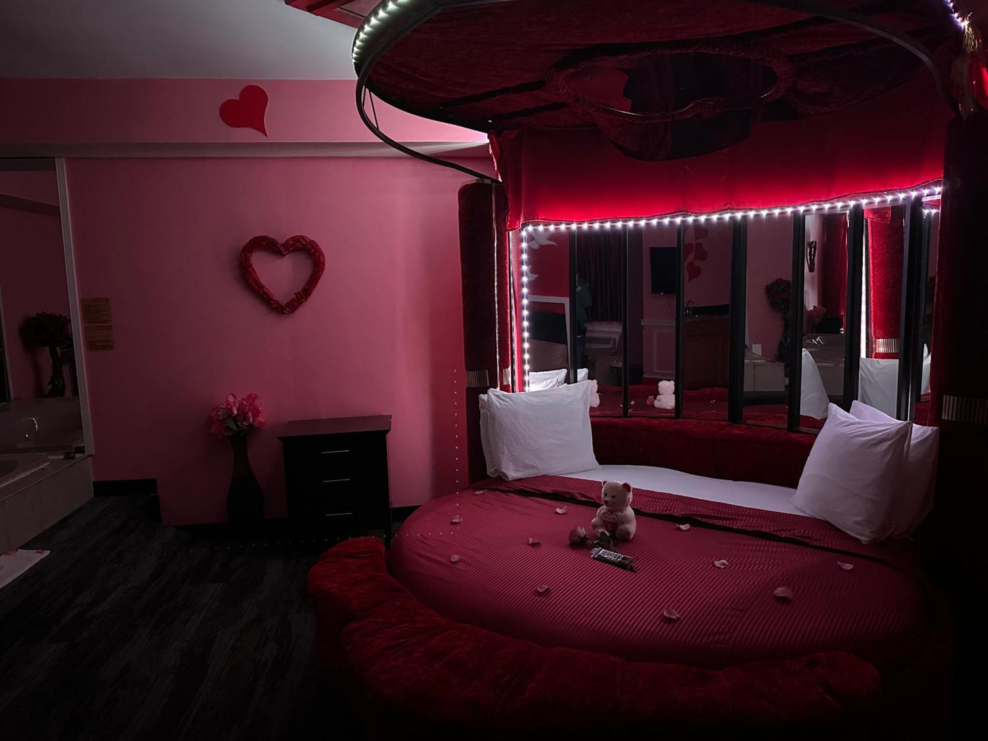 Inn Of The Dove - Romantic Luxury Suites With Jacuzzi & Fireplace At Harrisburg-Hershey-Philadelphia, Pa Kültér fotó
